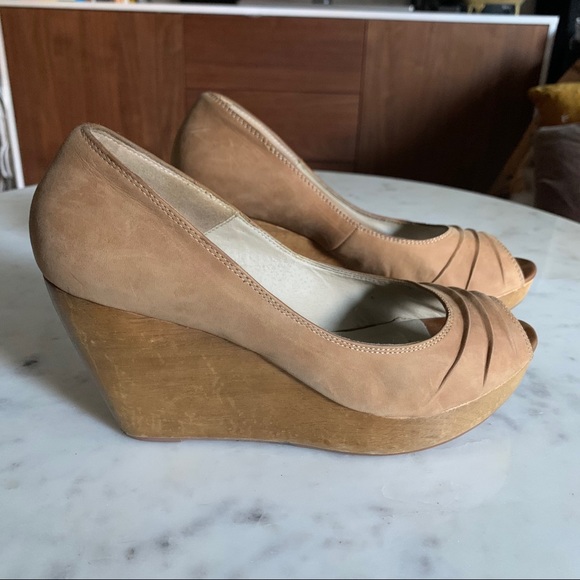 Tan leather open-toe wedge - Picture 3 of 4
